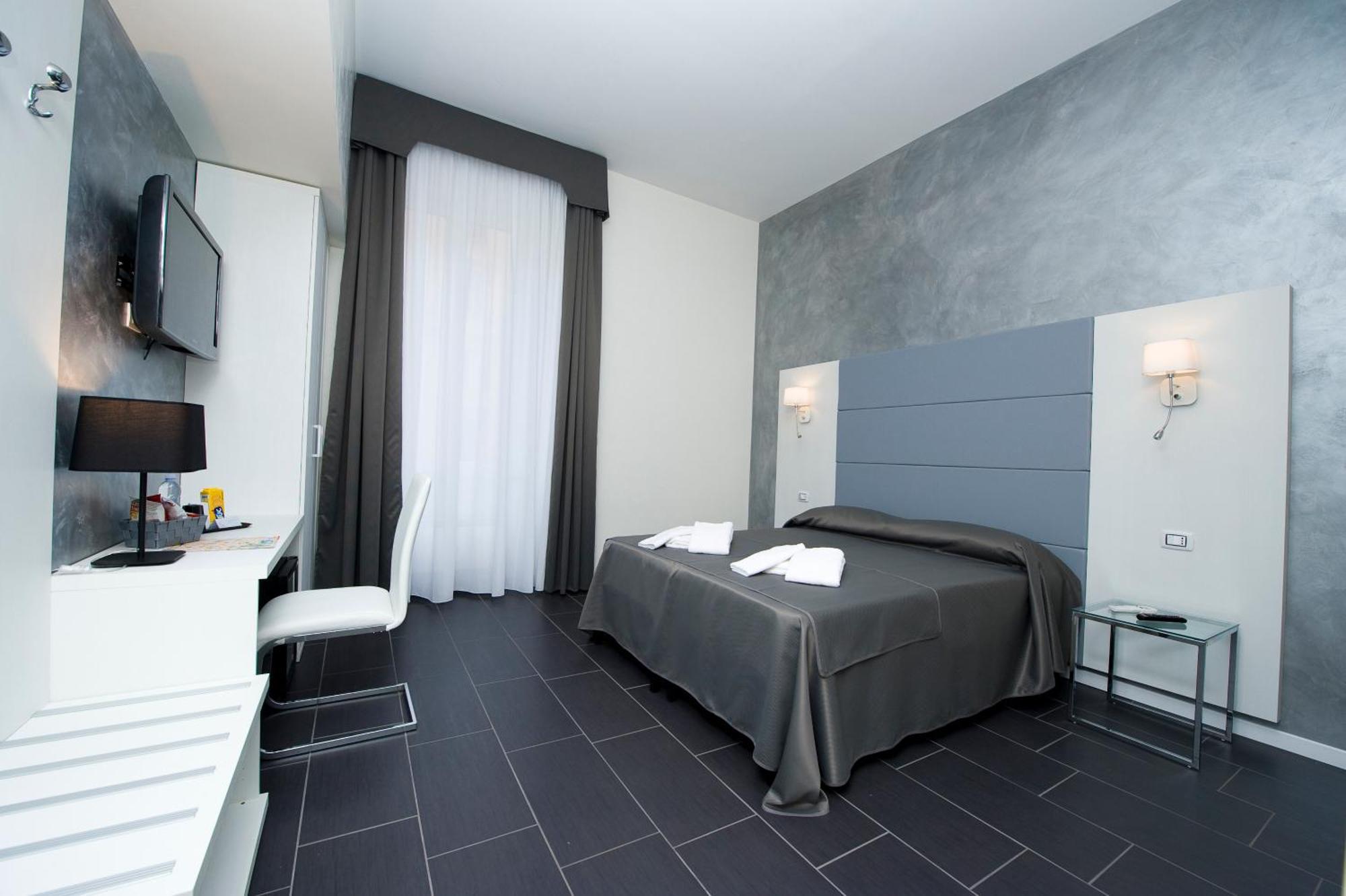 Grey&White Hotel Rome Room photo